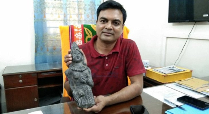 দিনাজপুরে কষ্টি পাথরের মূর্তি উদ্ধার